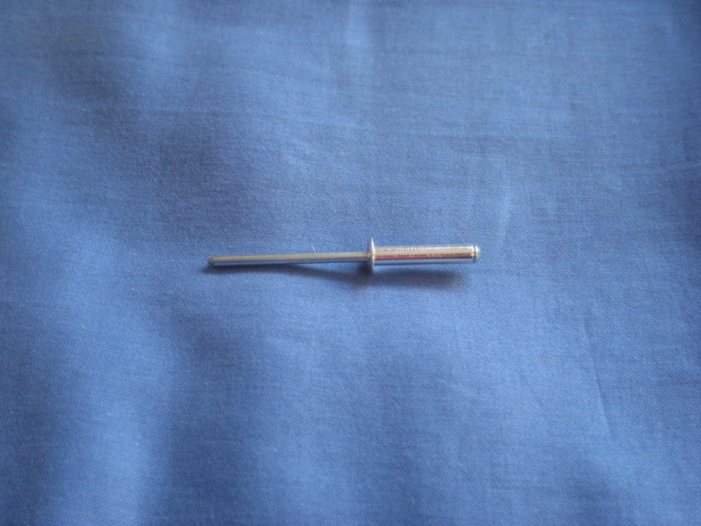 CHA307 MGB & MIDGET RUBBER BUMPER POP RIVET