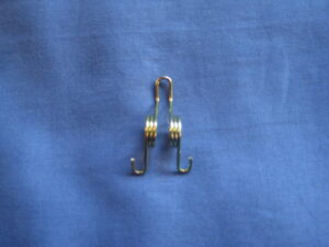 4B8646 MIDGET BONNET SAFETY CATCH SPRING