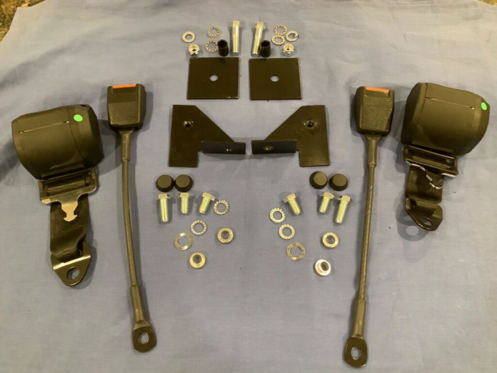 PAIR OF MGB HIVE INERTIA SEAT BELTS BLACK PAIR INC FITTING KIT ROADSTER BELTRDSET