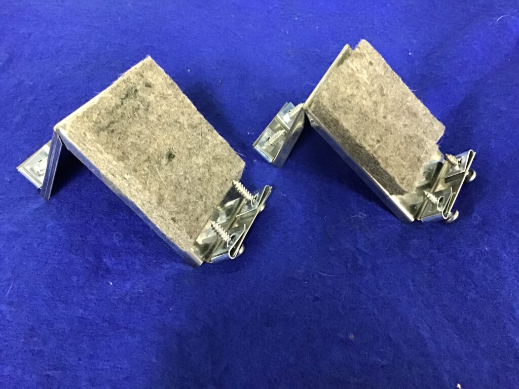 AHH7550/1 MGB PAIR OF STAINLESS WINDOW STOP BRACKET INC FITTINGS