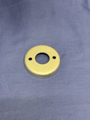 AHH5897 MGB FRONT SPRING LOCATING PLATE