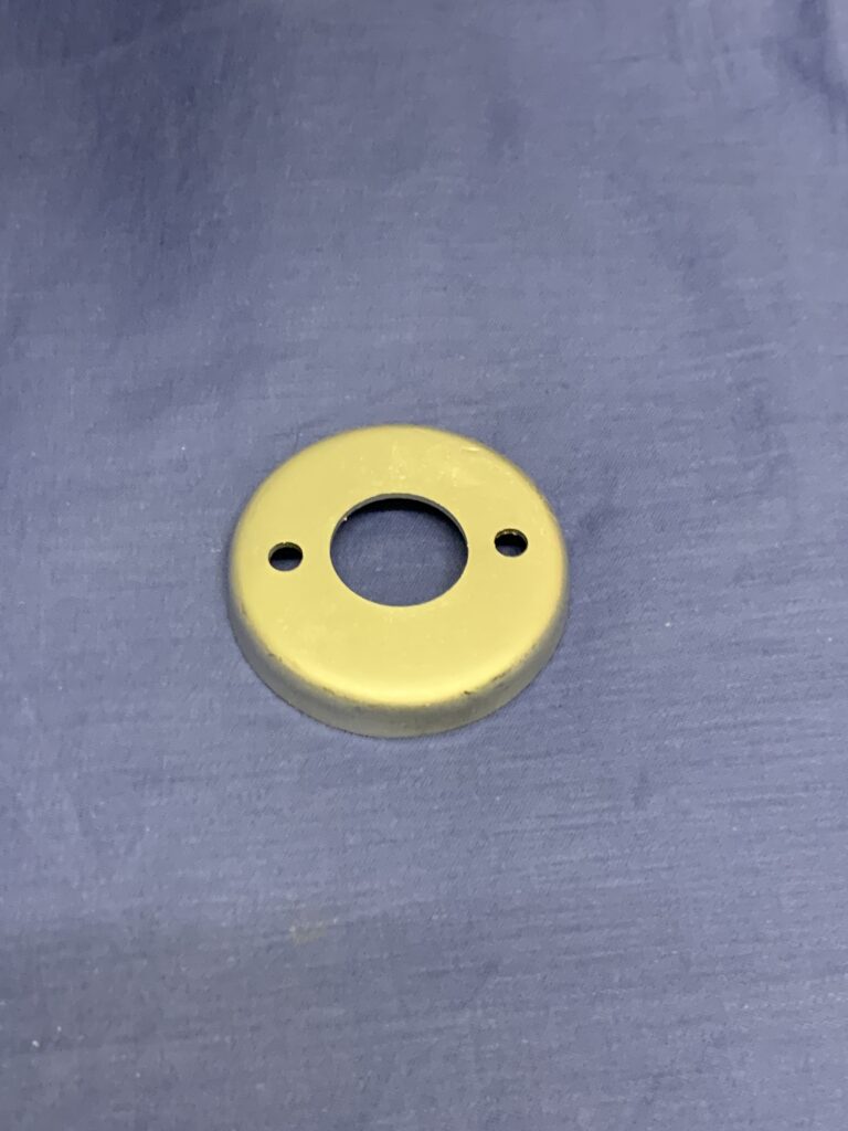 AHH5897 MGB FRONT SPRING LOCATING PLATE