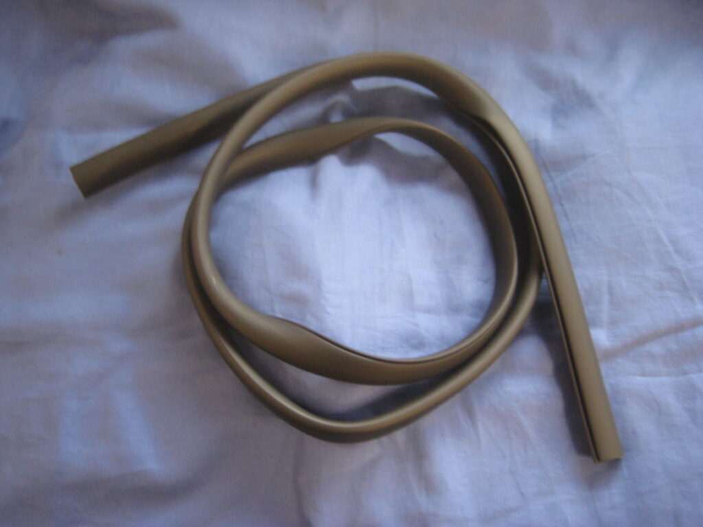 AHA9167 MIDGET REAR COCKPIT RUBBER MOULDING SEAL