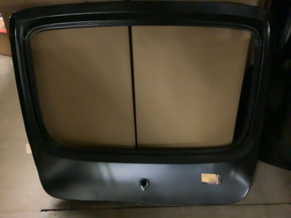 (6) MGB GT GENUINE HERITAGE TAILGATE SKIN HZA2003 - Image 2