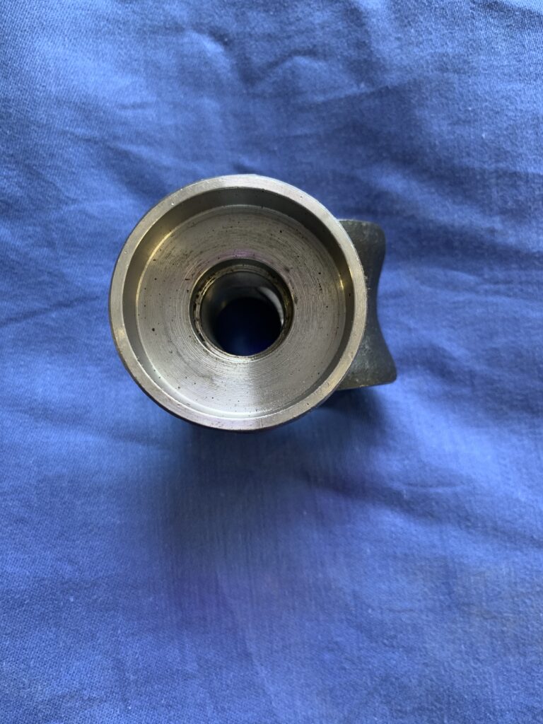 ATC4249 MGB KING PIN STUB AXLE TOP TRUNION - Image 2