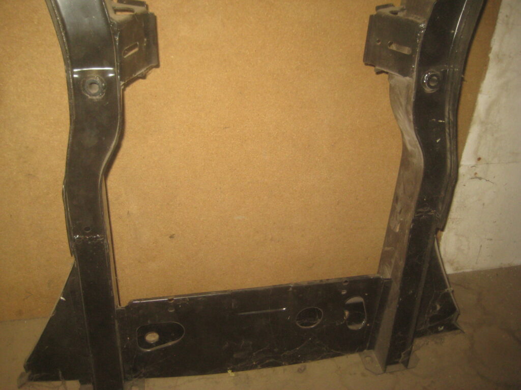 BMH4001 MGB HERITAGE FRONT CHASSIS FRAME INC CROSSMEMBER 1975 ON RUBBER BUMPER - Image 2