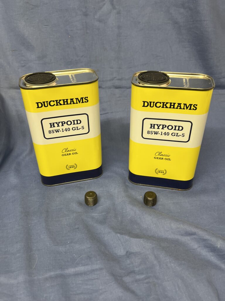 EP90KIT 2 X DUCKHAMS HYPOID SAE 85W-140 (EP90) AXLE/GEAR OIL INC DRAIN/FILLER PLUGS