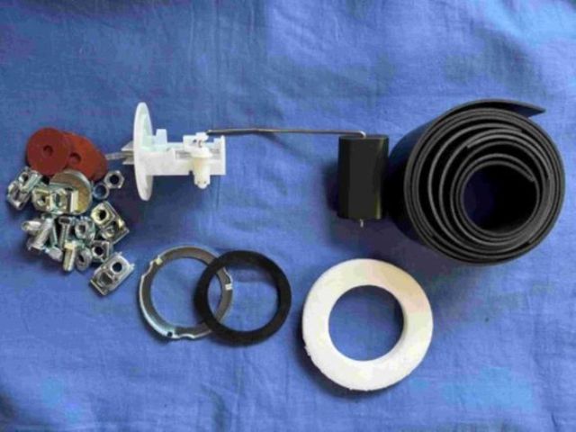 MGB PETROL / FUEL TANK FITTING KIT WITH PLASTIC SENDER & FIXINGS 1965-76 NRP2FKP