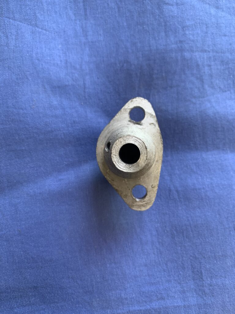 1H591 MGB 3 BEARING TACHO DRIVE HOUSING - Image 4