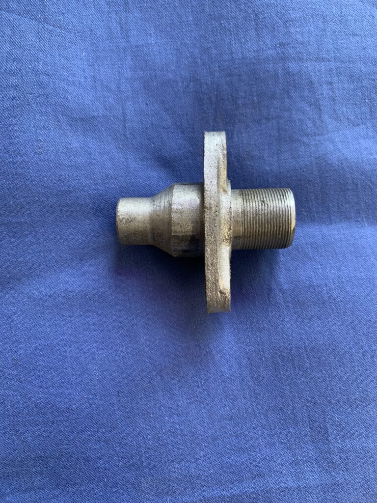 1H591 MGB 3 BEARING TACHO DRIVE HOUSING - Image 2