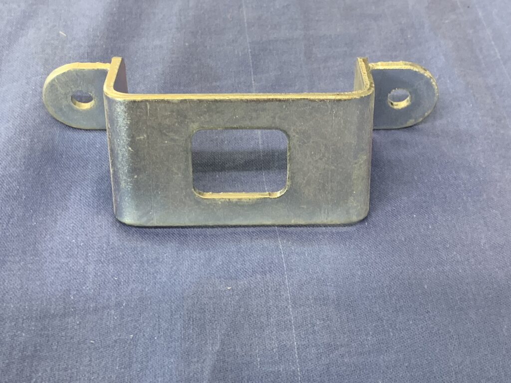 AHH6298 MGB GEARBOX STEADY BAR BRACKET 62-67