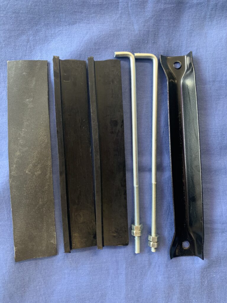 (31) AHH6353KIT MGB 6 VOLT BATTERY CLAMP KIT INC RUBBERS