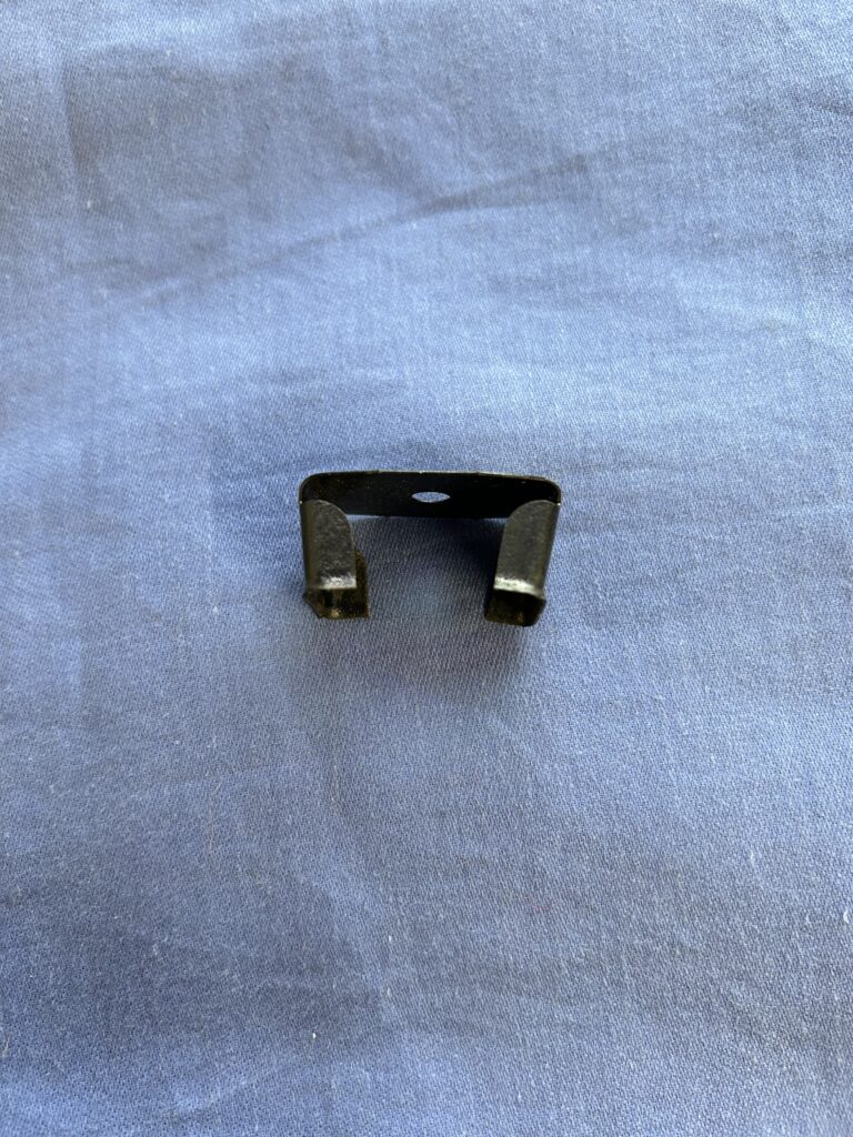 BHA4780 MGB & MIDGET SQUARE FLASHER UNIT CLIP