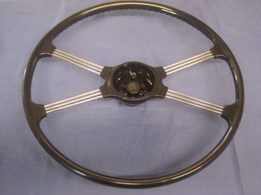 MGA ORIGIONAL STYLE SPOKED STEERING WHEEL AND BADGE AHH6003/4 - Image 3