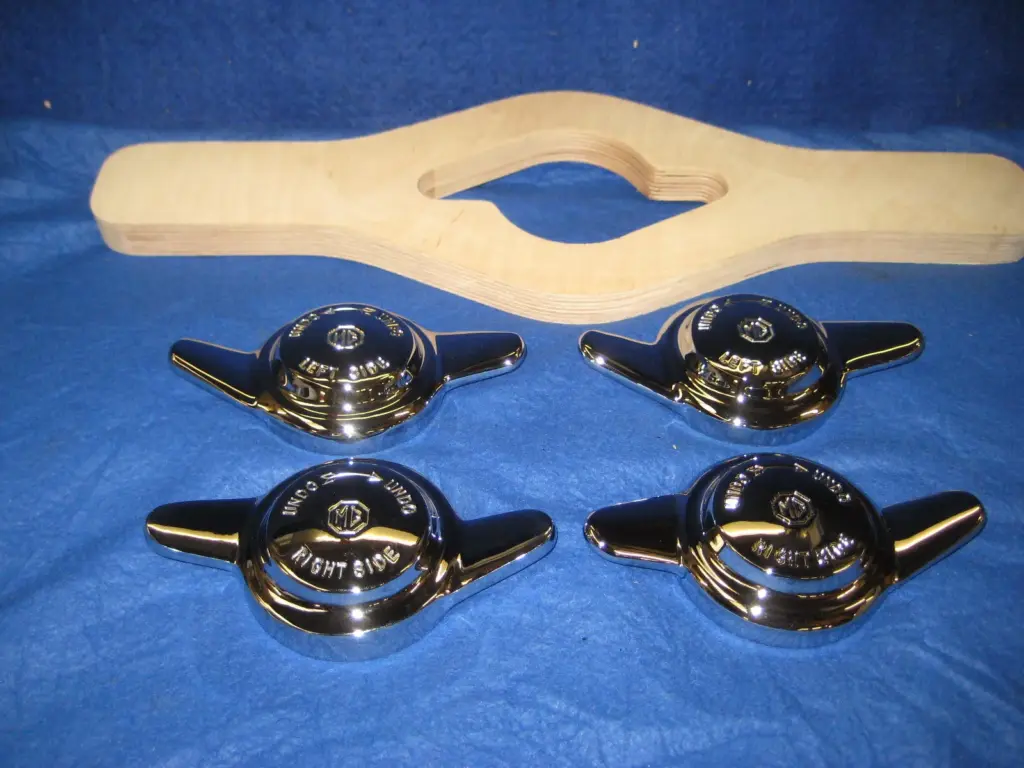 SPIN2WS SET OF 4 8TPI CHROME LOGO WIRE WHEEL SPINNERS & WOODEN SPINNER SAVER