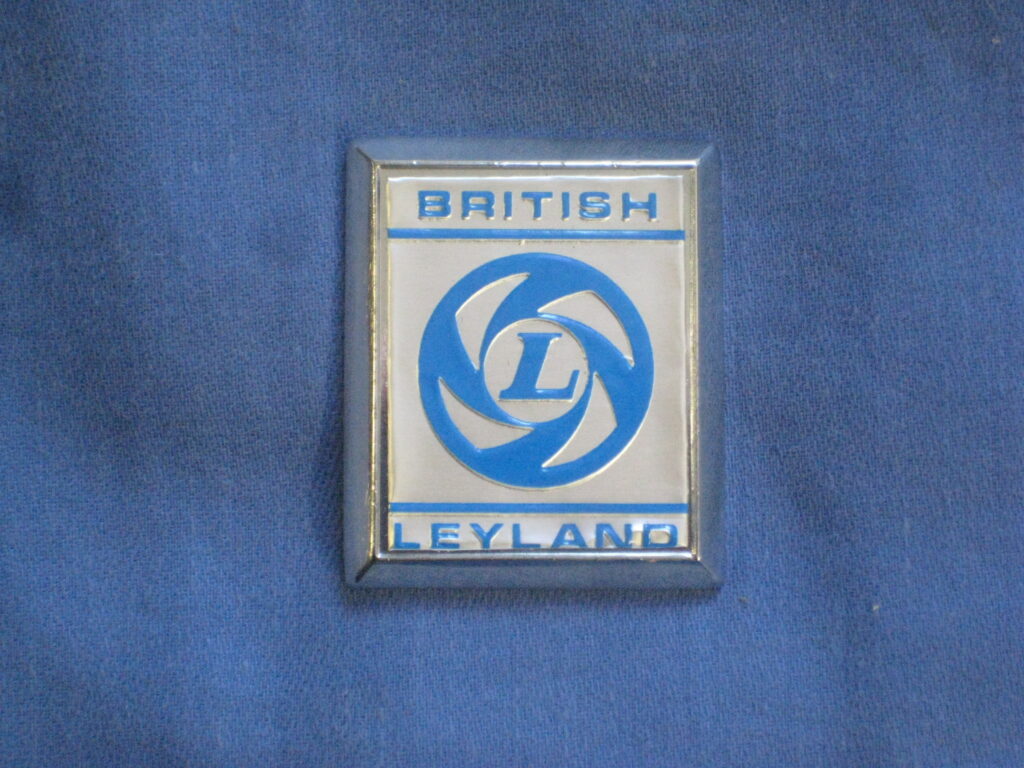 (16) CZH2717 BRITISH LEYLAND WING BL BADGE SILVER & BLUE