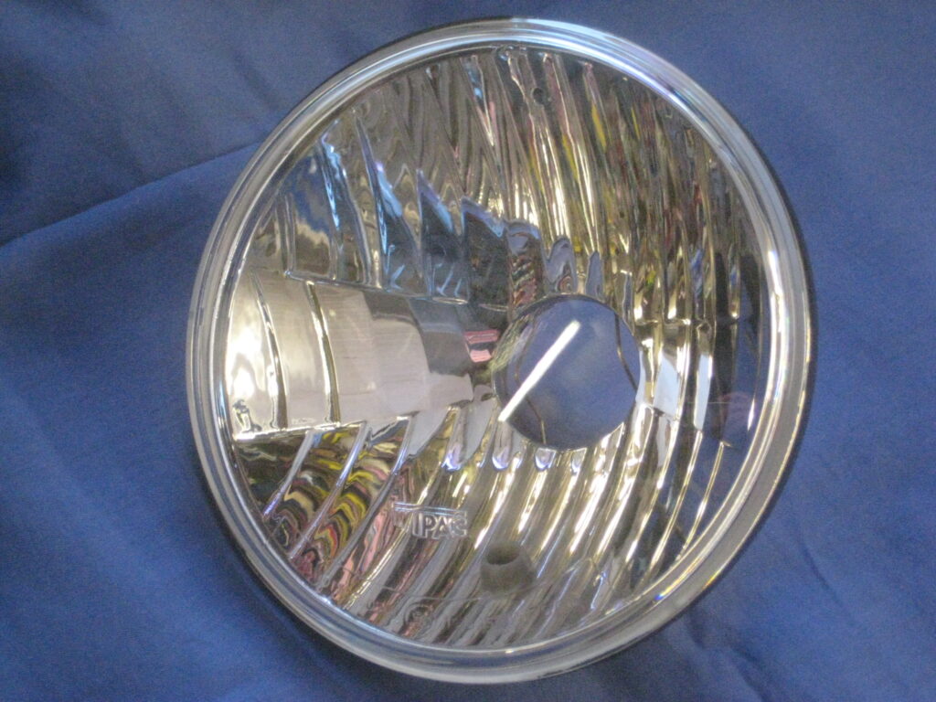 S6072KIT WIPAC FREE FORM HEADLAMPS INC HALOGEN 60/55 BULBS WITH PILOT - Image 3